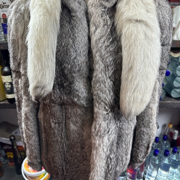 Fur coat - Picture 4 of 12